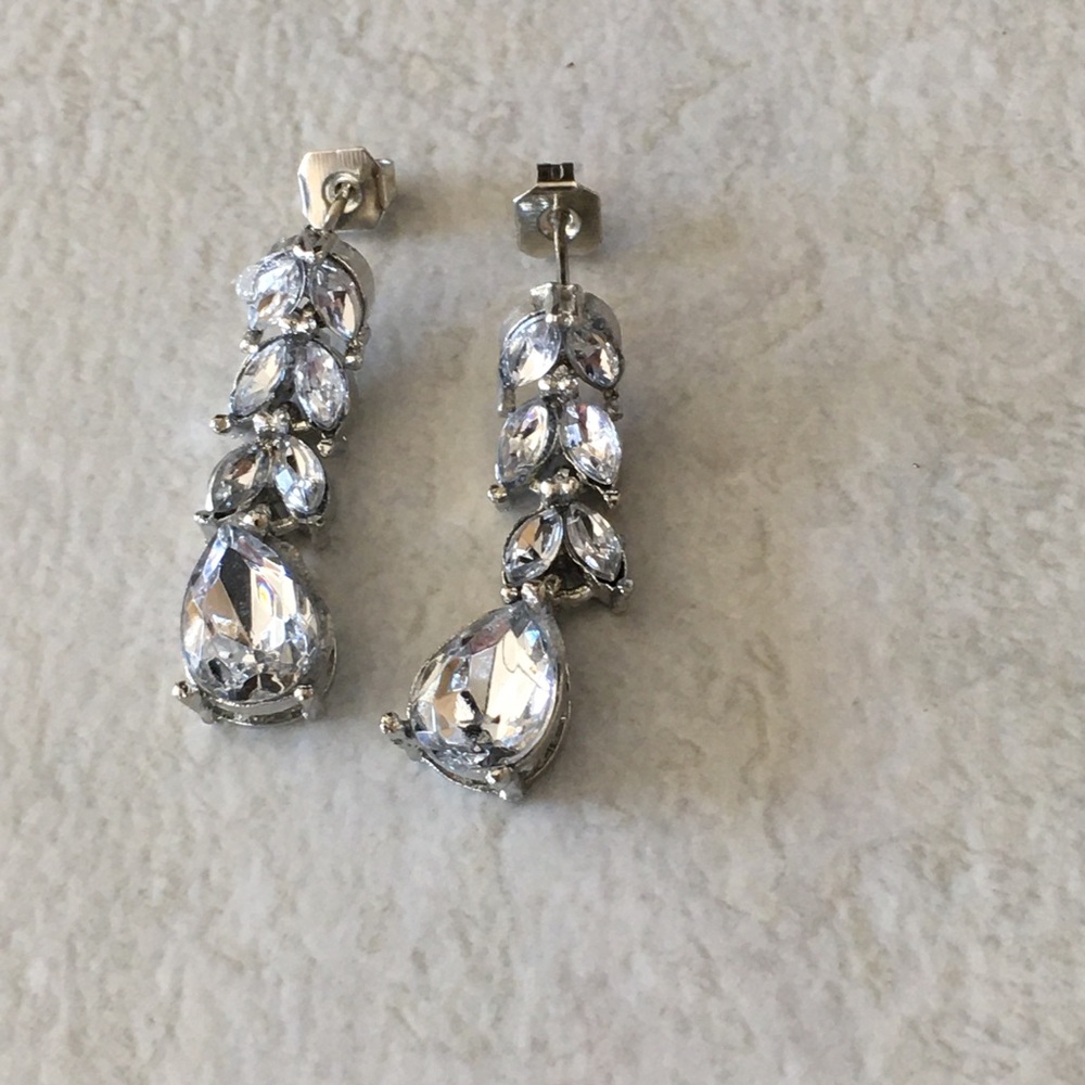 Earring - Picture 3 of 5